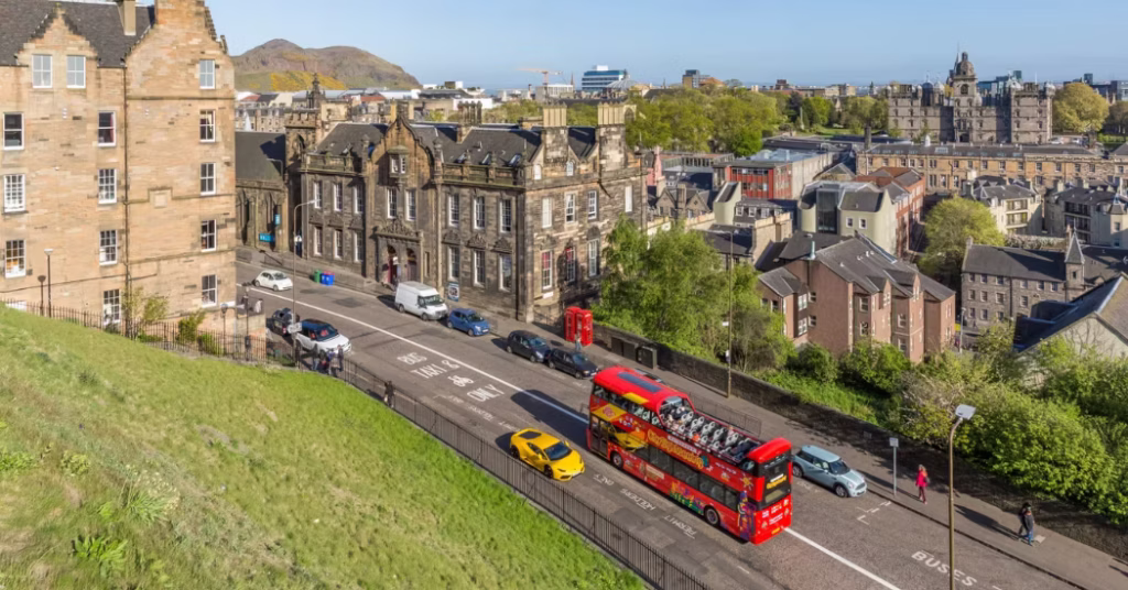 Edinburgh hop-on hop-off sightseeing bus Edinburgh’s hop-on hop-off sightseeing bus